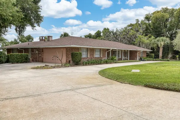 900 N CITRUS AVE, Howey In The Hills, FL 34737