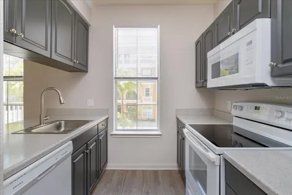 860 N ORANGE AVE #243, Orlando, FL 32801