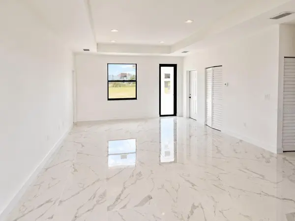 1107 NW 9TH AVE, Cape Coral, FL 33993