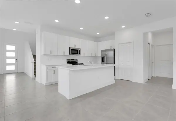 292 ELENA LAVIN CIR, Orlando, FL 32807
