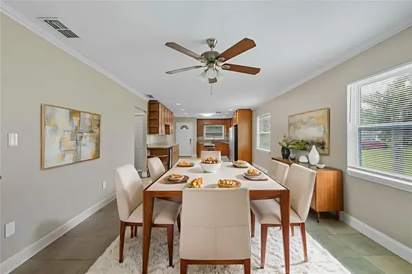 28042 LOIS DR, Tavares, FL 32778