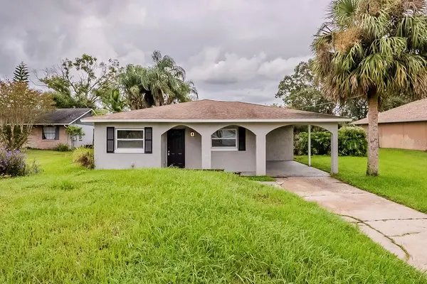 28042 LOIS DR, Tavares, FL 32778