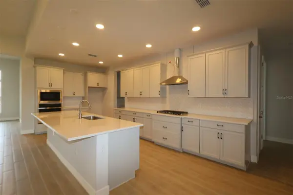 3193 WOLF LAKE AVE, Apopka, FL 32712