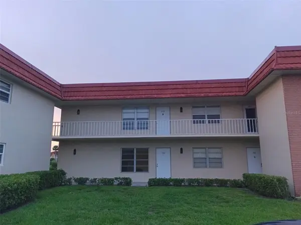 57 WOODLAND DR #102, Vero Beach, FL 32962
