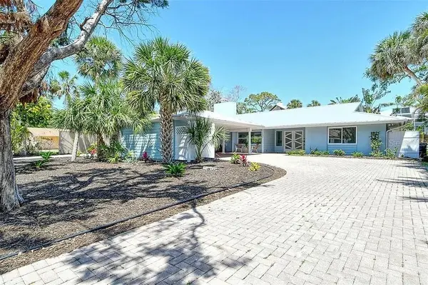 4852 FEATHERBED LN, Sarasota, FL 34242