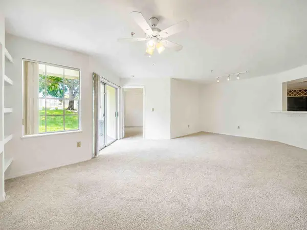 7270 WESTPOINTE BLVD #910, Orlando, FL 32835