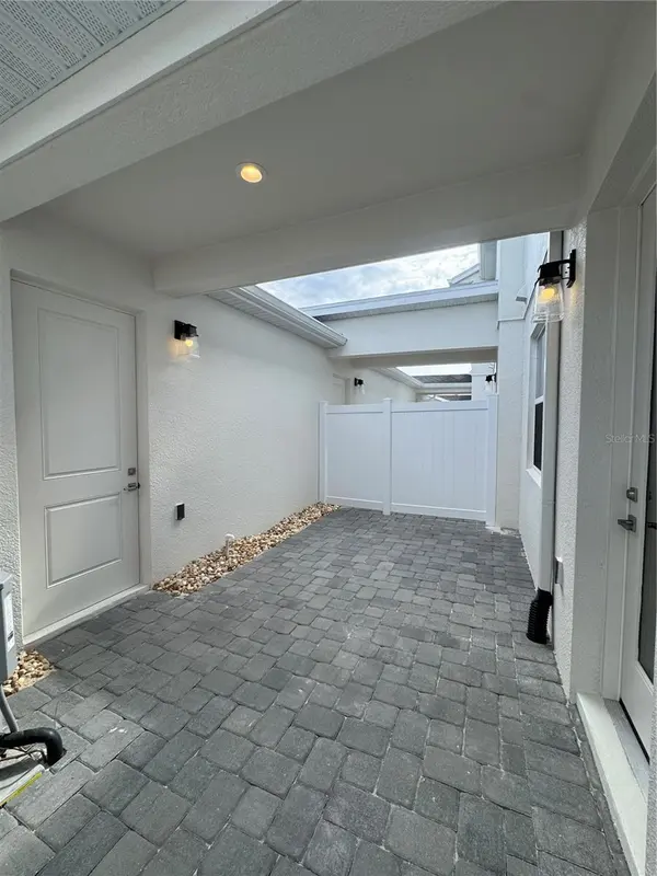 1868 CROWNCREST DR, Apopka, FL 32703