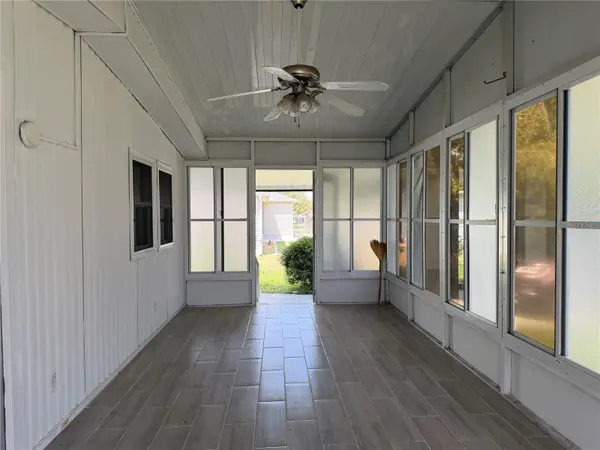 925 BEECHWOOD AVE, Lady Lake, FL 32159