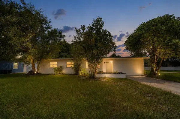 8 FLAMEVINE LN, Debary, FL 32713