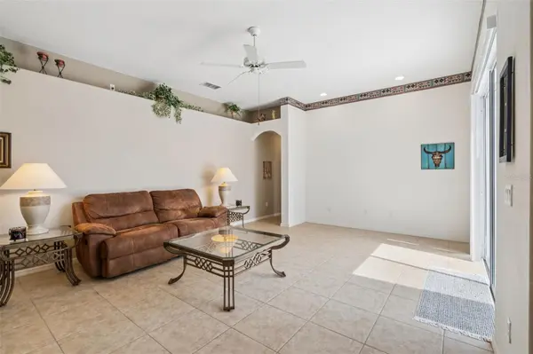 232 VIA MARIEL EAST DR, Davenport, FL 33896