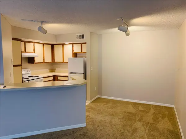 4572 COMMANDER DR #1226, Orlando, FL 32822
