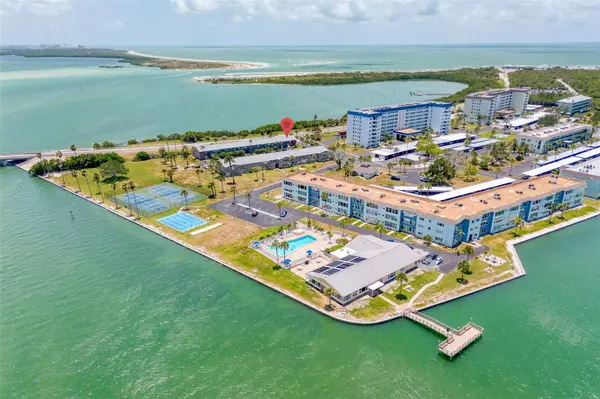 2 CAUSEWAY BLVD #102, Dunedin, FL 34698