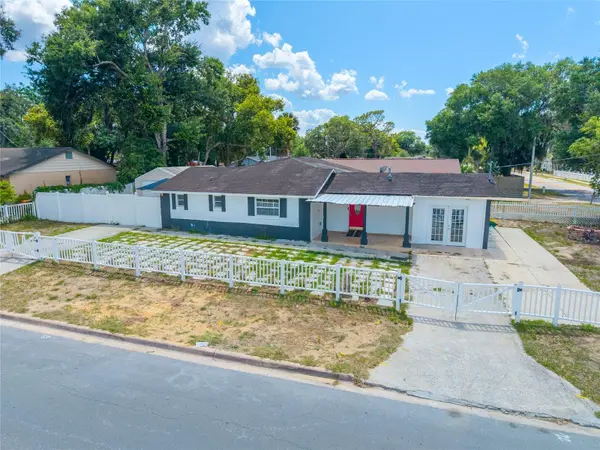 1230 E 1ST AVE, Mount Dora, FL 32757
