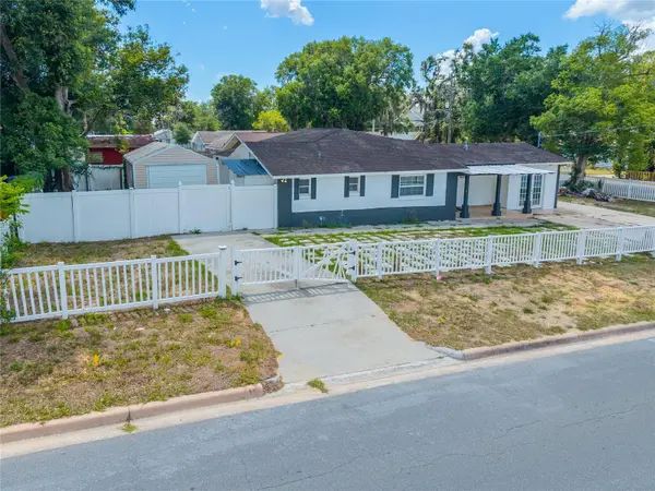 1230 E 1ST AVE, Mount Dora, FL 32757
