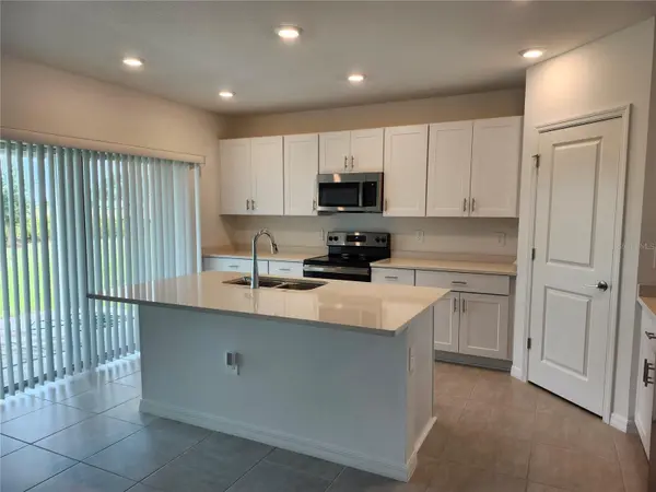 1009 CALICO POINTE CIR, Groveland, FL 34736