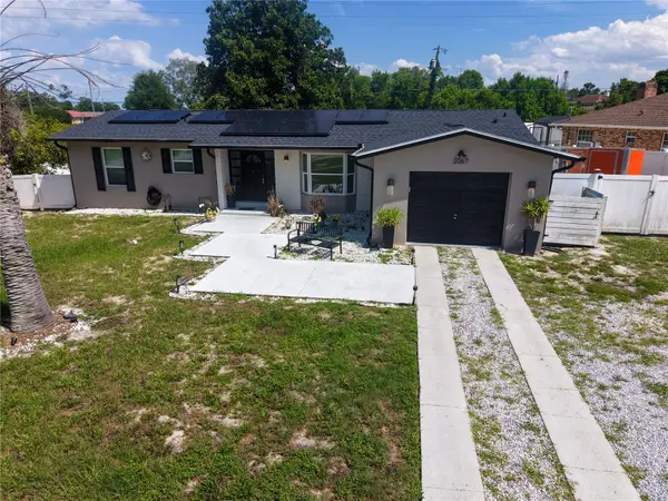 2067 E BARLINGTON DR, Deltona, FL 32725