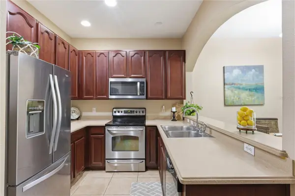 10291 PARK COMMONS DR, Orlando, FL 32832