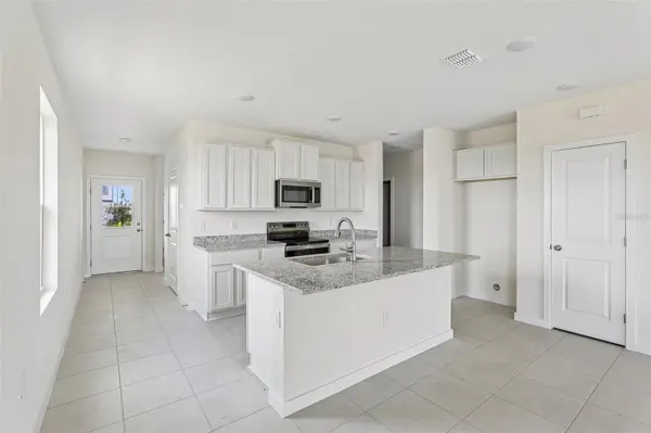 1940 DIAMOND HEAD CIR, Haines City, FL 33844