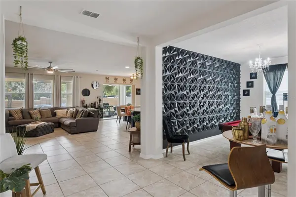 637 BAY BRIDGE CIR, Apopka, FL 32703