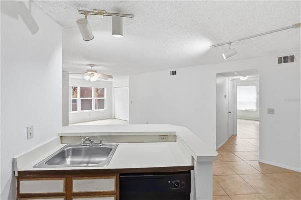 4572 COMMANDER DR #1227, Orlando, FL 32822