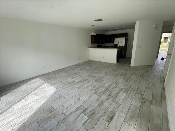 765 CRESTING OAK CIR #127, Orlando, FL 32824