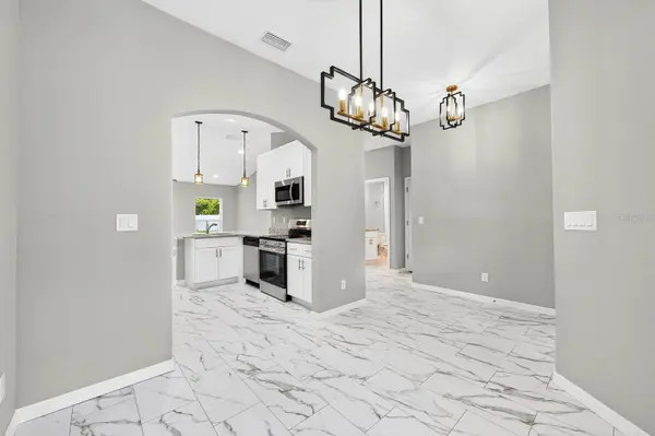36 FISHER LANE CRSE, Ocklawaha, FL 32179