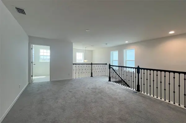 7052 ROLLING LEAF RD, Groveland, FL 34736