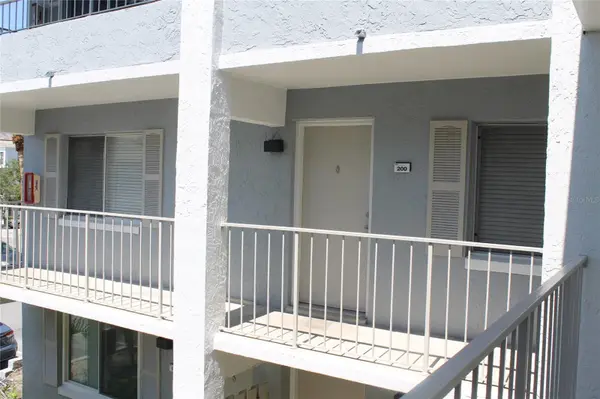 151 OYSTER BAY CIR #200, Altamonte Springs, FL 32701