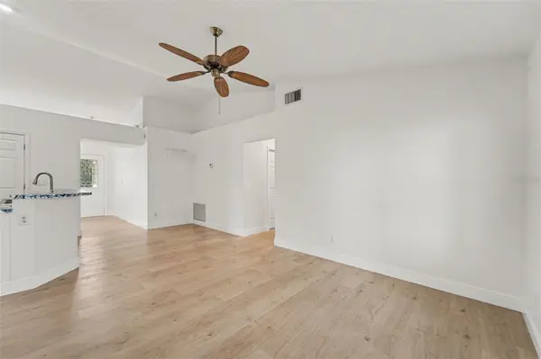 26166 NEWCOMBE CIR, Leesburg, FL 34748