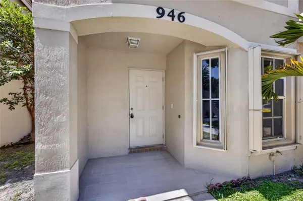 946 SUMMIT LAKE DR, West Palm Beach, FL 33406