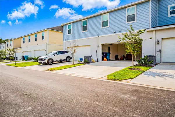 9844 WALKWAY DR, Orlando, FL 32832