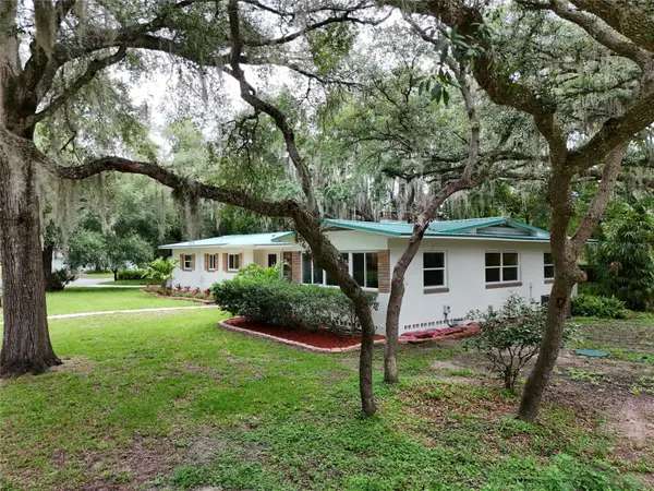 22 POINSETTIA DR, Deland, FL 32724