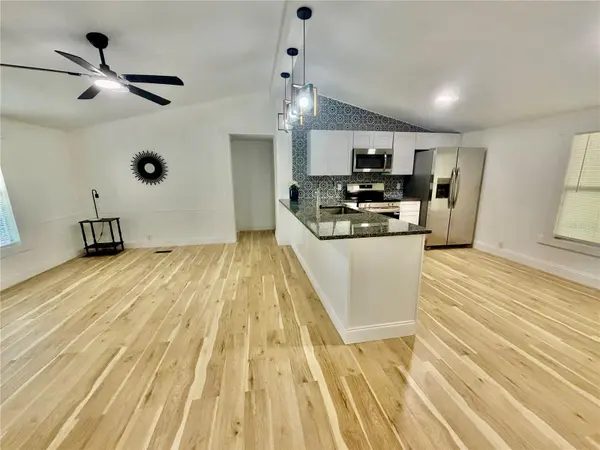 31638 LAKE DR, Eustis, FL 32736