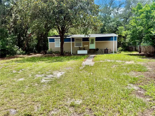 31638 LAKE DR, Eustis, FL 32736