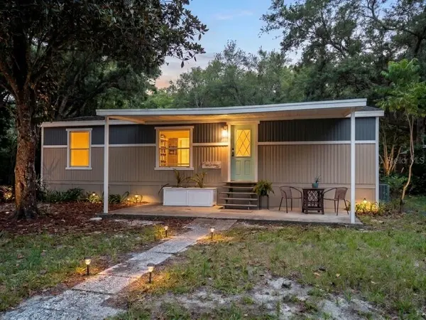 31638 LAKE DR, Eustis, FL 32736