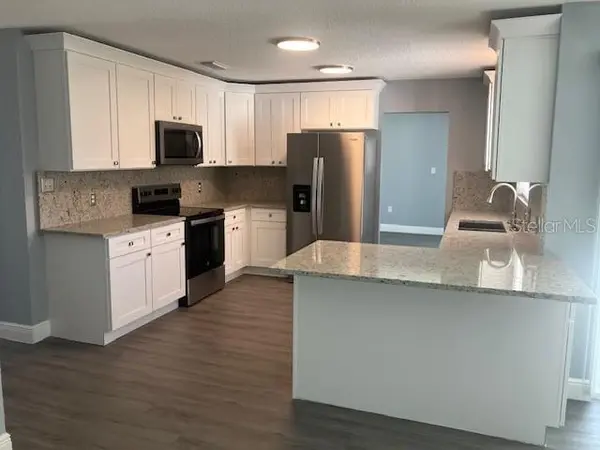 5241 MAGNOLIA TER, Fruitland Park, FL 34731