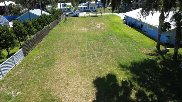 622 N RIVERSIDE DR, New Smyrna Beach, FL 32168