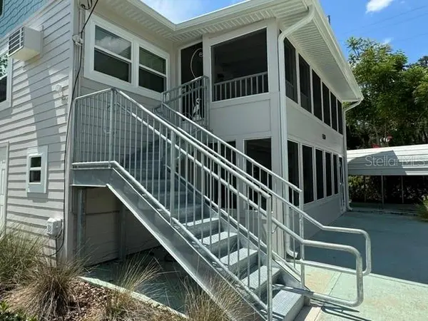 1357 LAKESHORE DR #3, Mount Dora, FL 32757