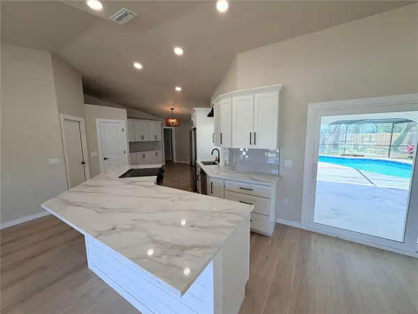 303 70TH ST NW, Bradenton, FL 34209