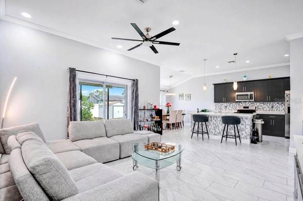 2412 AINSWORTH AVE, Deltona, FL 32738