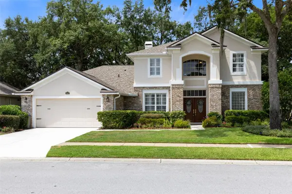 8052 LAUREL RIDGE DR, Mount Dora, FL 32757