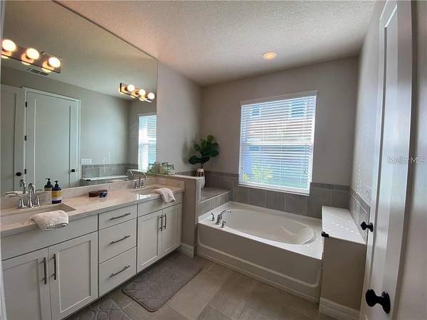 7902 CORKFIELD AVE, Orlando, FL 32832