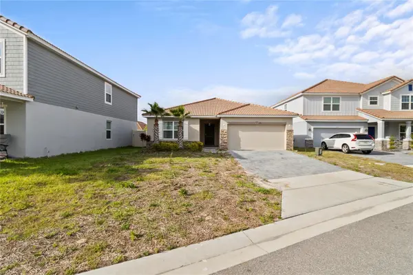 1154 OAK BLUFF DR, Davenport, FL 33837