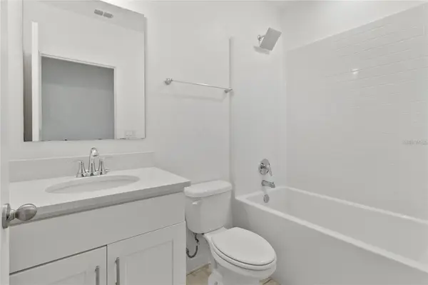 1154 OAK BLUFF DR, Davenport, FL 33837