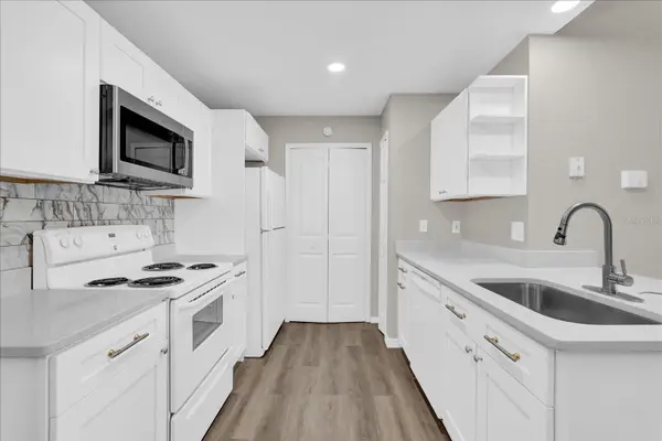8915 LATREC AVE #2311, Orlando, FL 32819