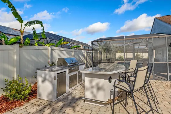 2821 LONE FEATHER DR, Orlando, FL 32837