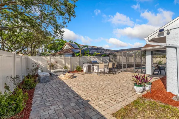 2821 LONE FEATHER DR, Orlando, FL 32837