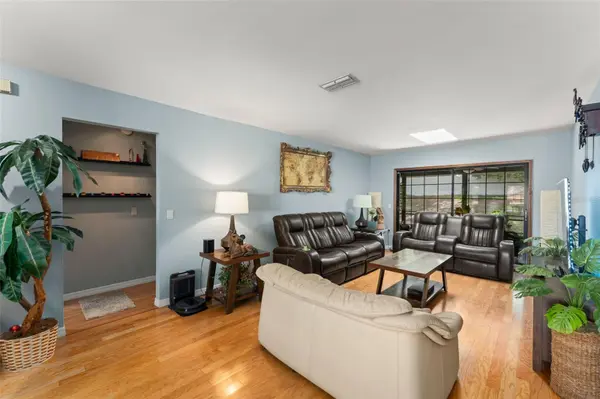 1341 S RIDGE LAKE CIR, Longwood, FL 32750