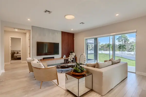 8192 LUDINGTON CIR, Orlando, FL 32836