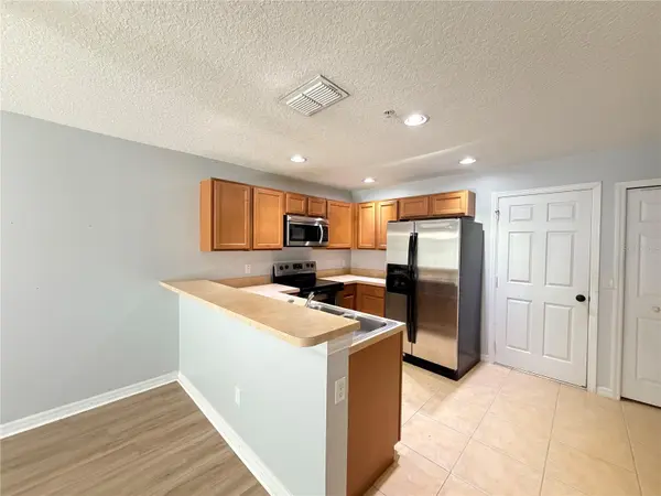 290 GLOWING PEACE LN #52, Orlando, FL 32824